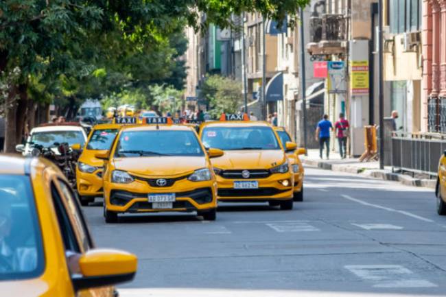 Taxis y Remises:Desde hoy, hay aumento en la bajada en bandera