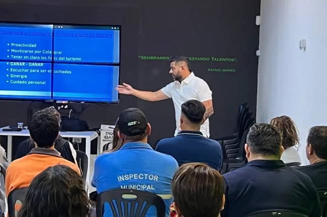 Brindaron una charla  sobre el trato hacia el turista