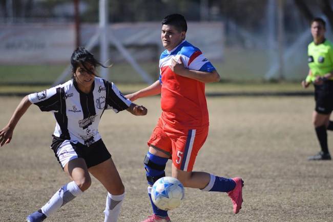 Belgrano y Talleres apuntan al fútbol femenino
