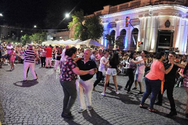 Se pone en marcha la tradicional Peatonal de la 25 San Francisco 2023