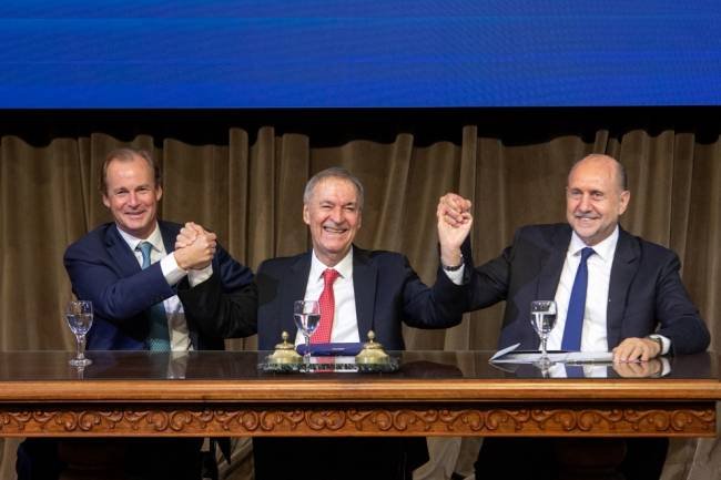 Unidos por  un país federal, productivo y con empleo