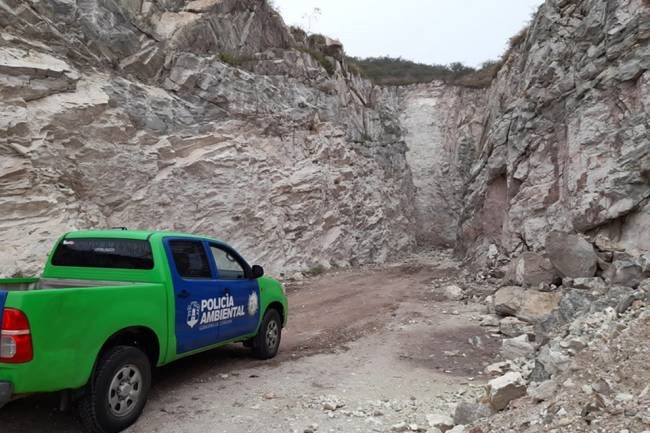 En Las Caleras, frenaron actividades en cuatro canteras