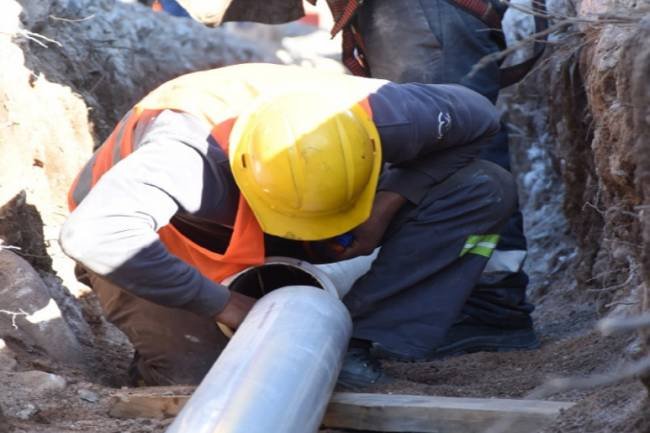 En tres barrios, avanza la obra de la red de efluentes cloacales