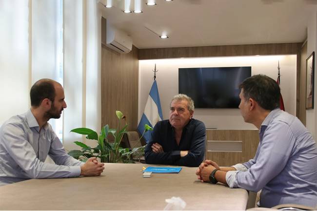 Corralito: El intendente Juan Scotto firmó un convenio con el ministro Sergio Busso