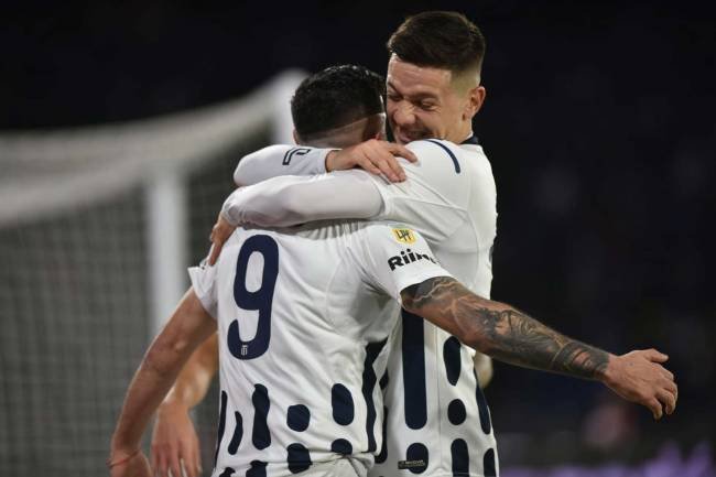 Ganó Talleres y sigue prendido