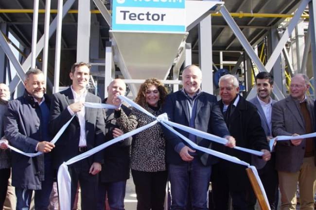 En Malagueño, la empresa Holcim inauguró una nueva planta de morteros
