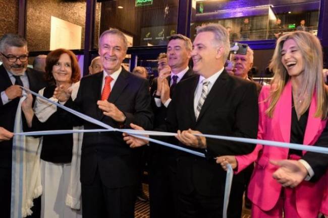 Luego de 16 años de abandono, inauguraron el nuevo Teatro Comedia con una gran celebración