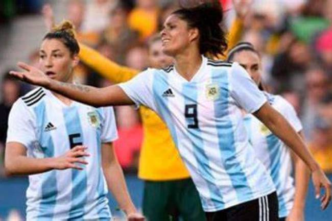 Argentina no pudo en el fútbol femenino hilvanar su primer triunfo