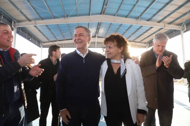 Schiaretti visitó el nuevo polideportivo social de Marcos Juárez