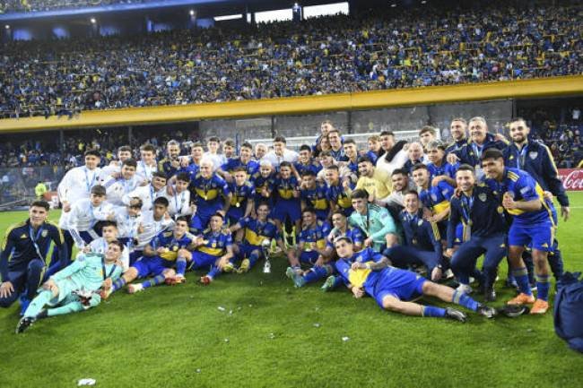 Otro trofeo de fútbol que queda en Argentina