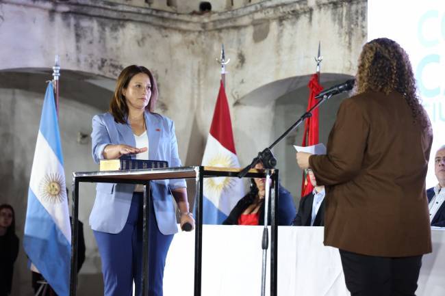Paola Nanini ya conduce la intendencia de Colonia Caroya