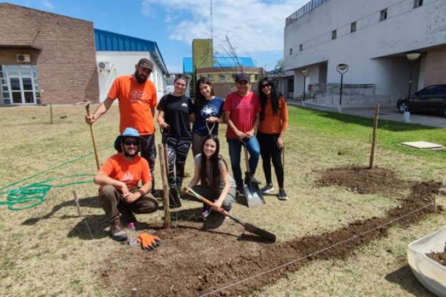 Homenajean a escritores villamarienses promoviendo la sustentabilidad