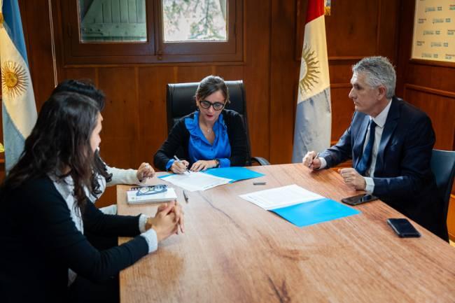 Fortalecerán el registro poblacional del cáncer en la Provincia