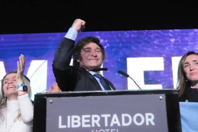 Por difusión de noticias falsas, La Libertad Avanza denunció   a Unión por la Patria