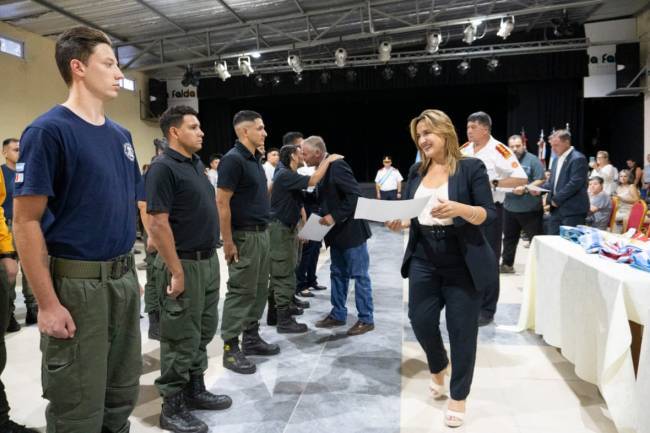 En La Falda, Prunotto honró la labor de los bomberos voluntarios