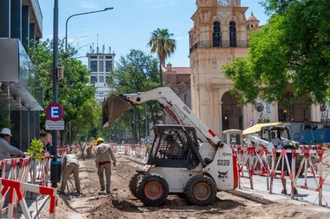 En calle 27 de abril progresa la obra de ensanchamiento de veredas