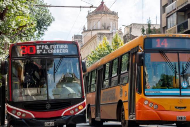 Actualizaron los recorridos de colectivos en Av. Vélez Sársfield