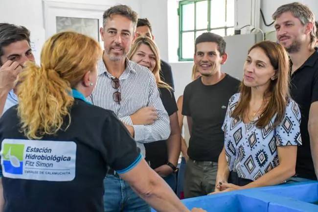 En Embalse, la ministra Flores visitó organizaciones que trabajan a favor del medio ambiente y la economía circular