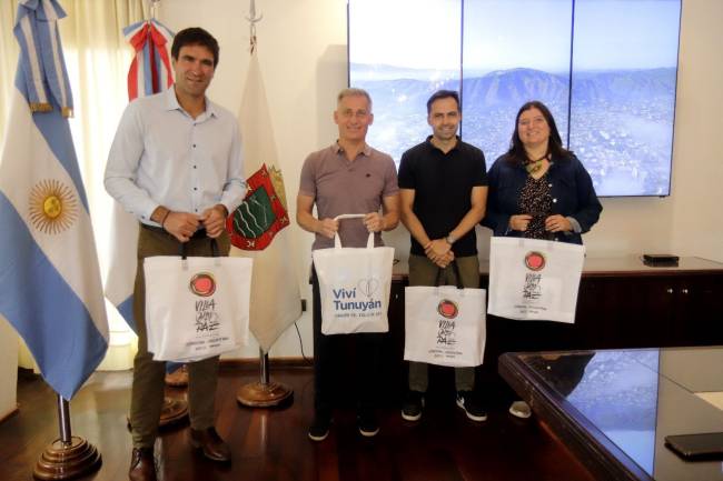 Villa Carlos Paz estrecha lazos con Tunuyán para desarrollar acciones turísticas