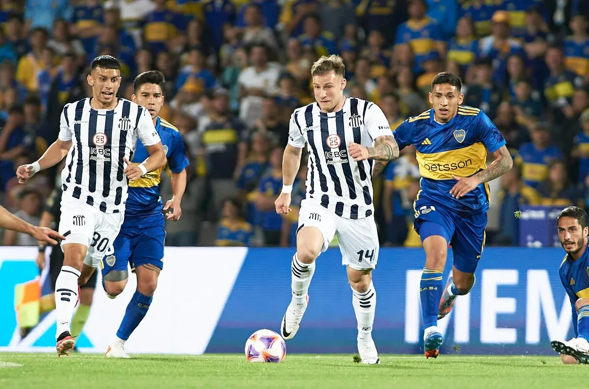 Cortitas al pie: Hoy desde las 21.30 la "T" se mide con BOCA en el Mario Kempes