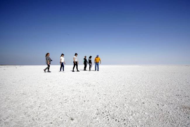 Datos claves que debes saber para visitar las Salinas Grandes este verano