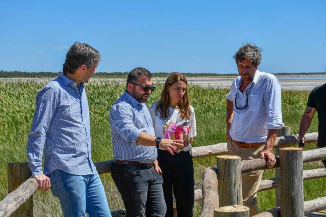 La ministra Flores profundizó en la situación ambiental de la región de Ansenuza