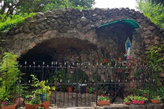 Visitas guiadas a la gruta de Agua de Oro