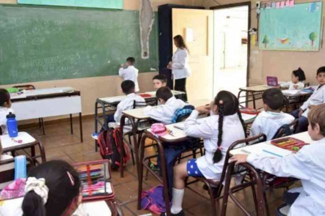 El Gobierno determinó un aumento en la Ayuda Escolar