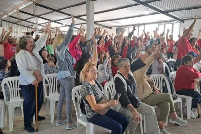 Asamblea histórica en Agua de Oro