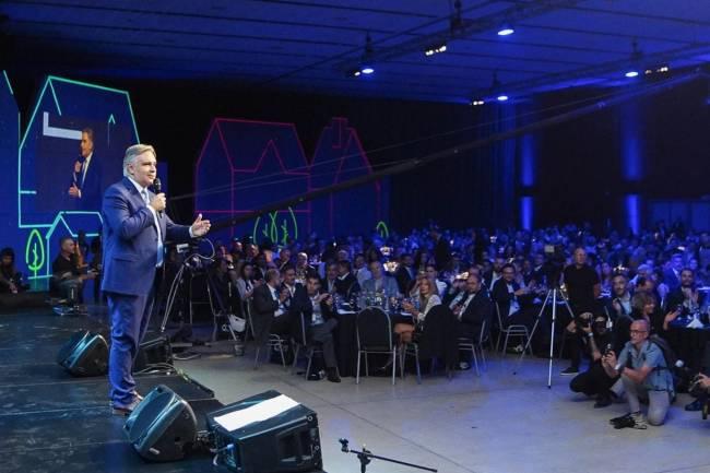 Llaryora:"Debemos acompañar el cambio, pero defendiendo a las provincias y sus municipios”,