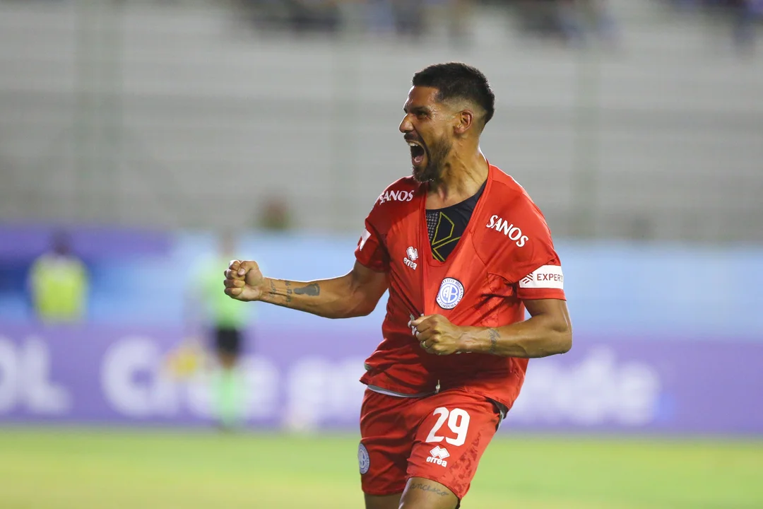 Belgrano se traía tres puntos y Delfín se lo empató al final