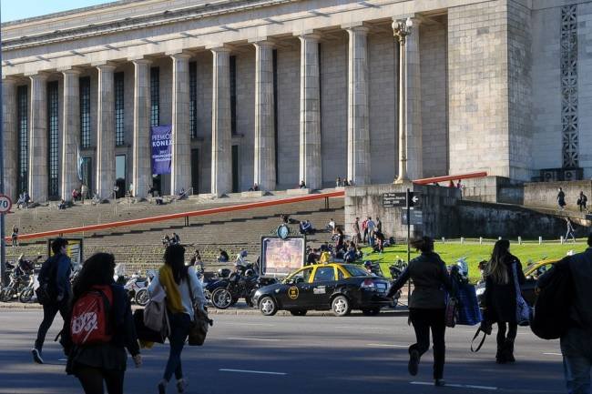 ¿Qué estrategia utilizará el gobierno para avanzar en las auditorias a universidades ante las limitaciones legales?