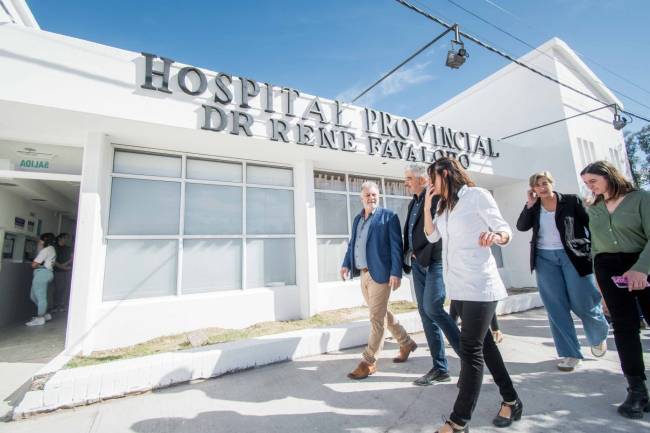 El ministro Pieckenstainer supervisó el avance de las obras en el Hospital de Huinca Renancó