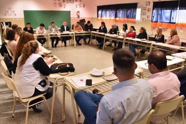 Embalse: Autoridades educativas plantearon sus inquietudes al Ministro Ferreira