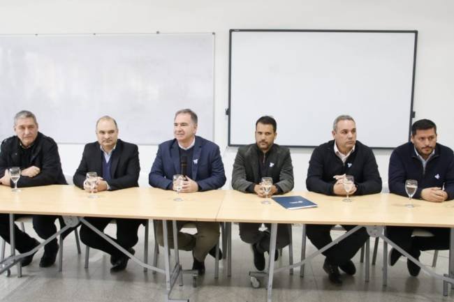 El Ministro Ferreyra acompañó la presentación del Programa Municipal de Pasantías Escolares en Alta Gracia