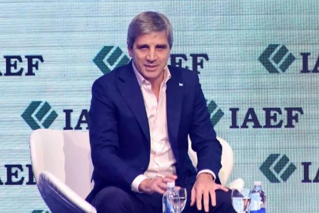 Según el ministro Caputo, ya se ven señales de la recuperación de la economía 