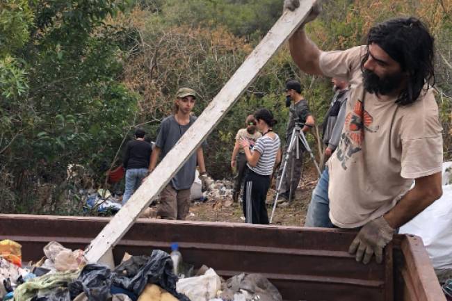 Cerro Azul realizó una limpieza en el sitio arqueológico