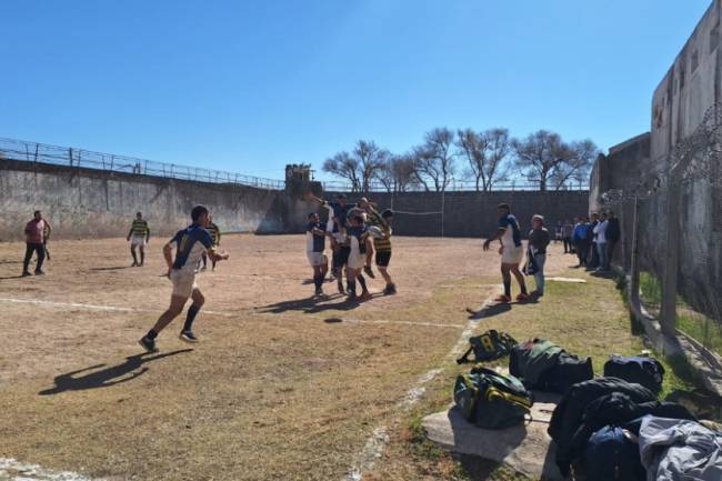 Encuentro de rugby en la cárcel