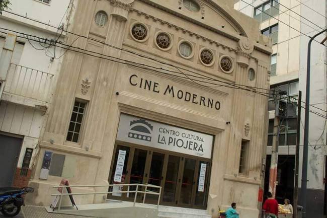 Domingo de cine y circo en La Piojera