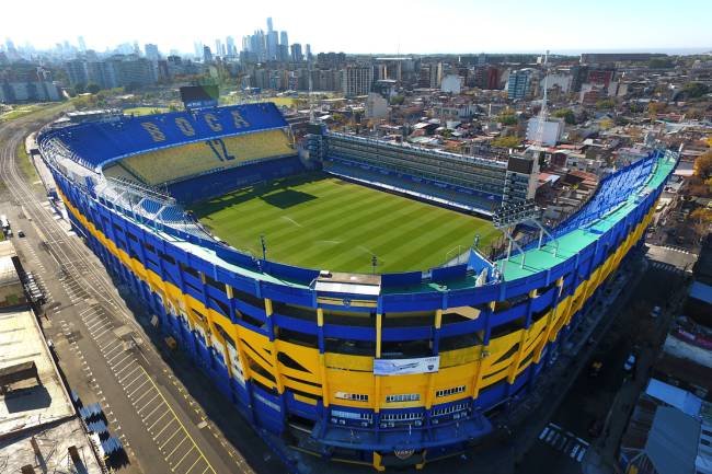 Dos estadios argentinos entre los 7 más temidos del mundo