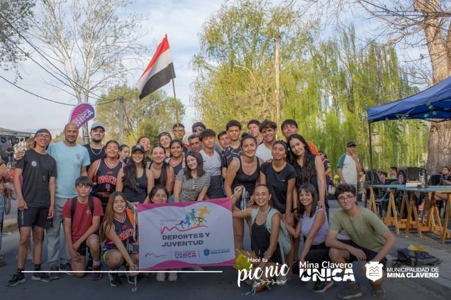 Gran  primera jornada de la Estudiantina 2024 en Mina Clavero