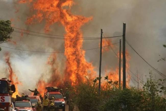 Controlaron el incendio en Valle de Punilla, pero se mantiene el alerta de riesgo extremo