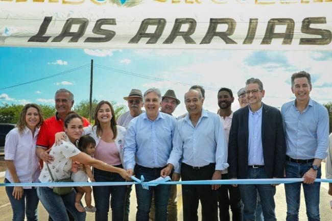 Llaryora habilitó la pavimentación del tramo de la ruta entre Las Arrias y San José de la Dormida 