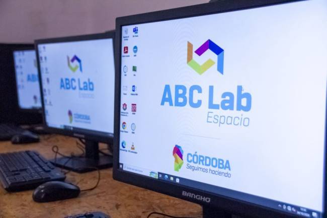 En Cruz del Eje, inauguraron un espacio para promover la inclusión digital