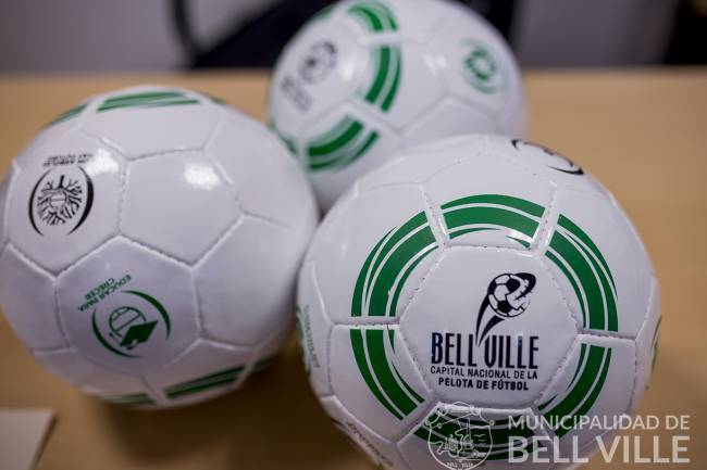 Contundente apoyo del municipio a fabricantes de pelotas de Bell Ville