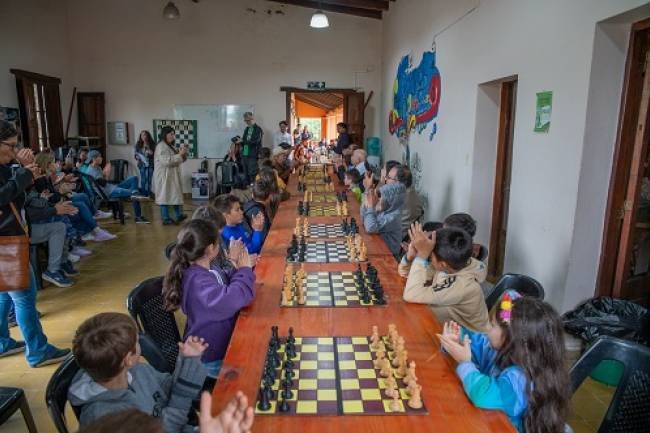 Sinsacate: La unión de una comunidad a través del "Ajedrez prohibido"