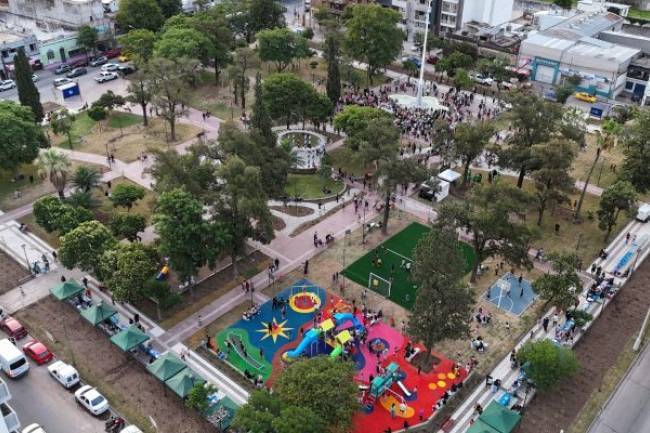 Passerini inauguró la puesta en valor de la plaza Rafael Núñez