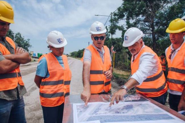 Passerini supervisó la obra de pavimentación en el Complejo Ambiental Piedras Blancas