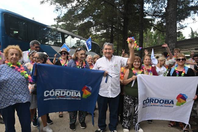 Durante el 2024, más de de 1.700 adultos mayores disfrutaron de viajes culturales
