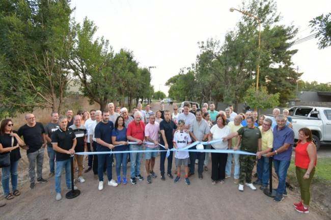 El intendente Bernarte habilitó la red colectora de líquidos cloacales de barrio Las Rosas
